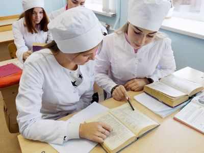 В 2012 году число учащихся медицинских школ увеличилось